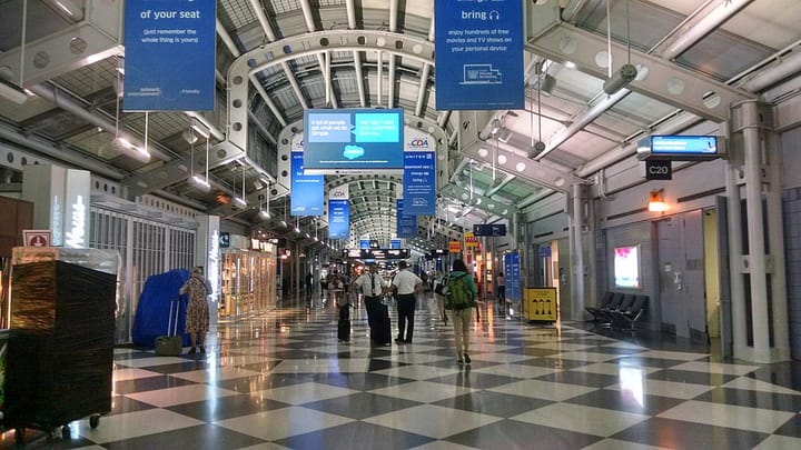 O’Hare Airport UFO (2006, Chicago, Illinois)
